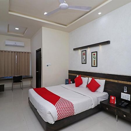 Oyo 29012 Gayatri Palace Hotel Durg Luaran gambar