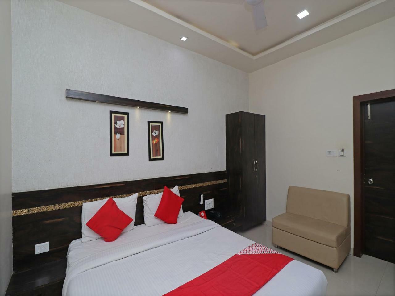 Oyo 29012 Gayatri Palace Hotel Durg Luaran gambar