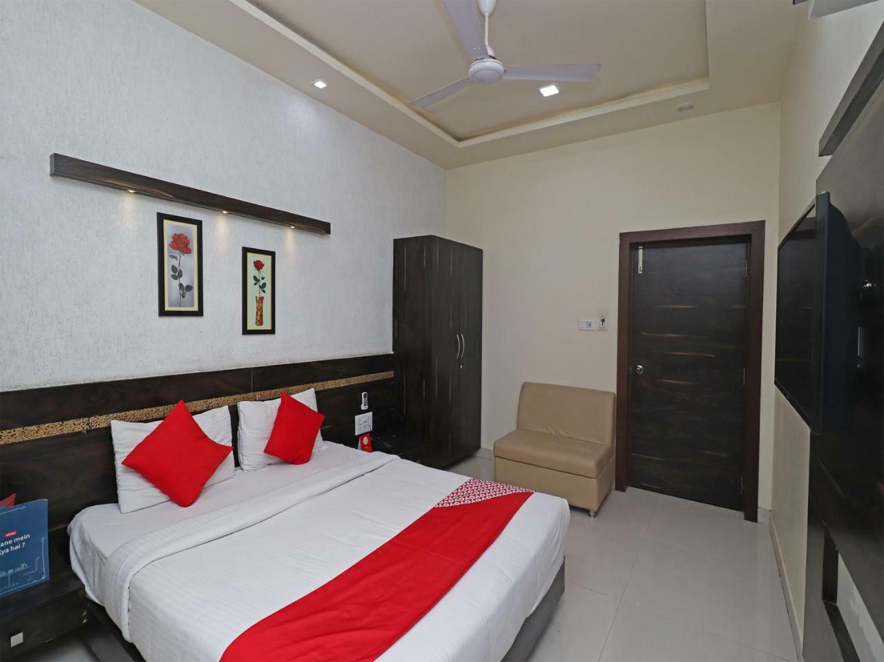 Oyo 29012 Gayatri Palace Hotel Durg Luaran gambar